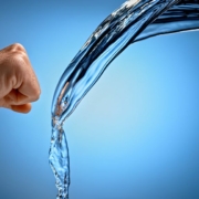 bouteille i9 eau structurée dynamisée informée technologie Poznik